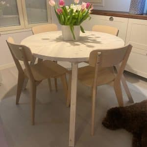 Levitett&auml;v&auml; py&ouml;re&auml; p&ouml;yt&auml;